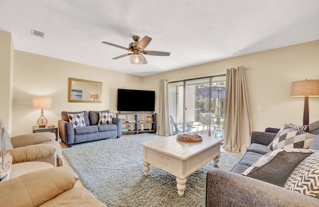 Townhome in Gulf Highlands with 11 pools and short walk to the beach