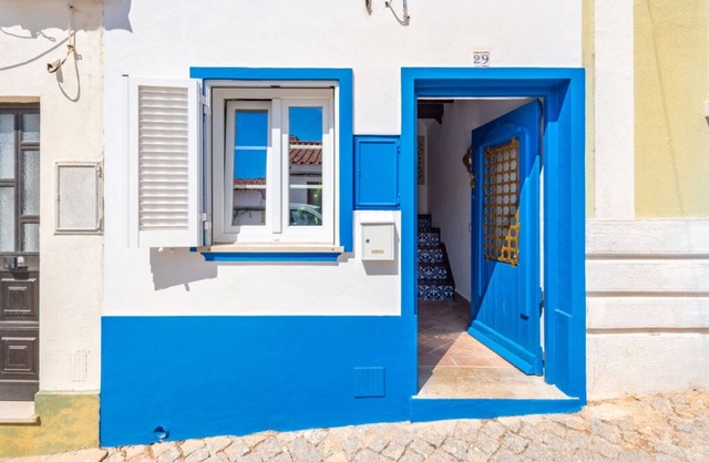 Townhouse in Silves with Portuguese Charm and Modern Amenities