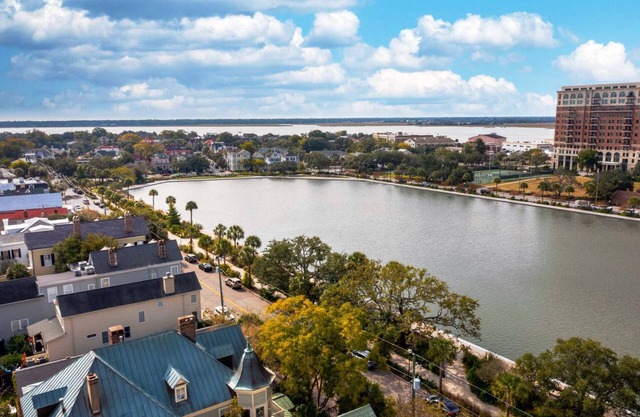 Townhouse on Colonial Lake, Near the Battery, King Street, and Marinas