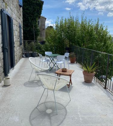 Très beau studio avec terrasse