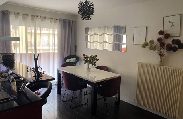 Très Grand 2 Pièces Proche Toutes Commodités - Décoration Moderne - Lit 200x200