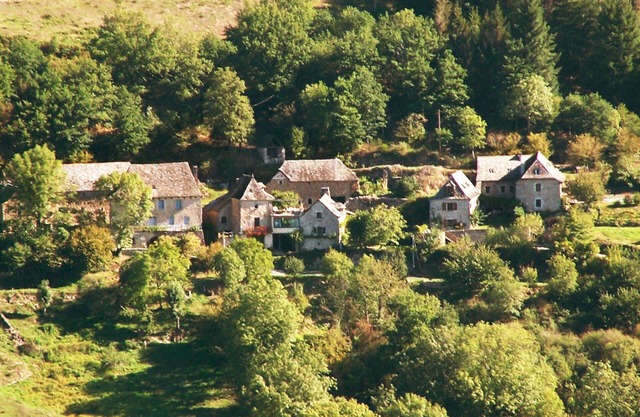 Traditional French country home with panoramic views over la Vallee du Lot