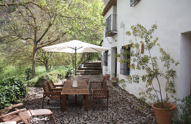 Traditional 100 Year Old Farmhouse With Private Pool And Mountain Views