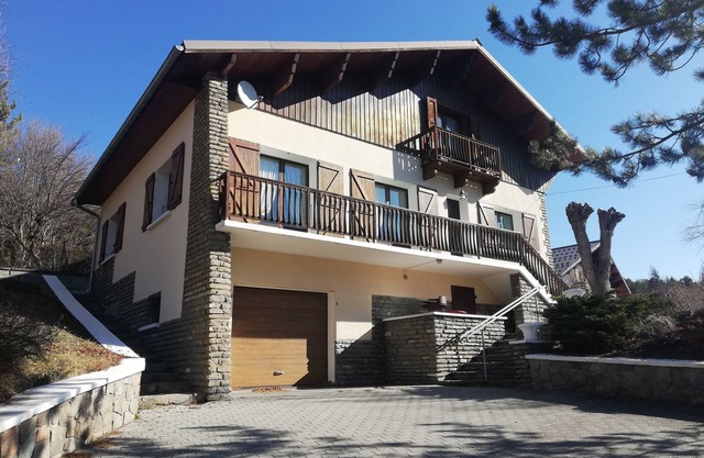 TRADITIONAL 2-storey CHALET in Barcelonnette.