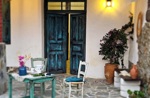 Traditional & cozy adobe housenn
