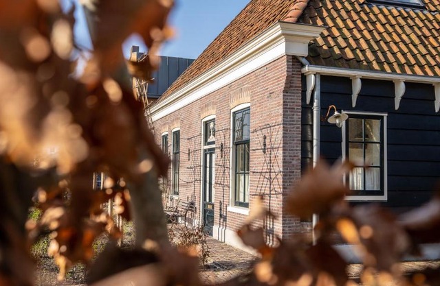 Traditional family apartment with garden at countryside Amsterdam