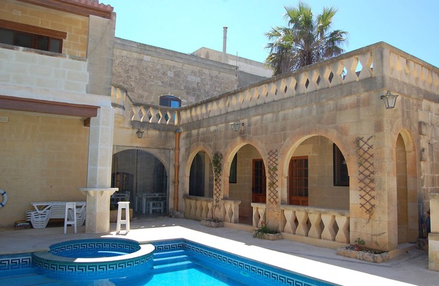 Traditional Farmhouse of over 400 years with private pool in Gozo