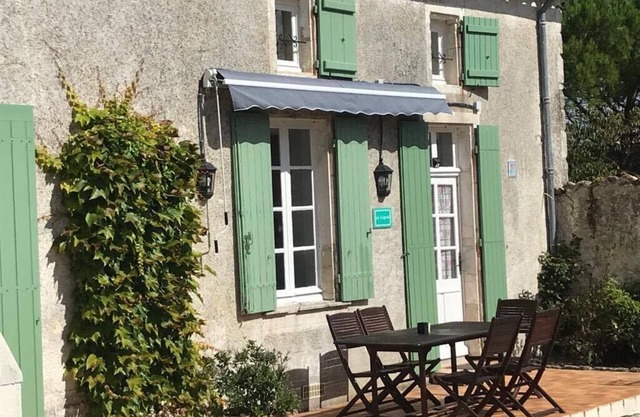 Traditional French Holiday family gite. Heated pool-shaded play area-big garden