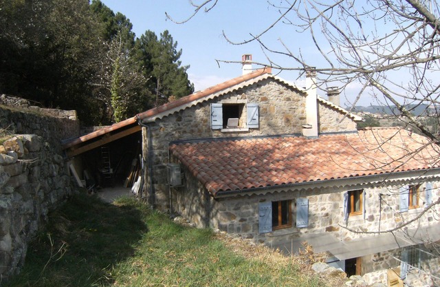 Traditional house sleeps 6 ardéchoise