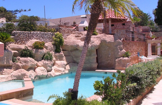 TranquiI Villa Apartments Units Mellieha One Bedrooms own terrace & Shared Pool