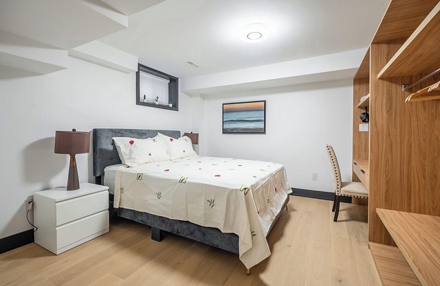 Tranquil 2-bedroom basement with in charming Mississauga