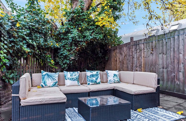 Tranquil 3 BR Escape: For Families or Groups