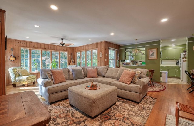Tranquil and Stylish 4BR House Surrounded by Nature in Spartanburg