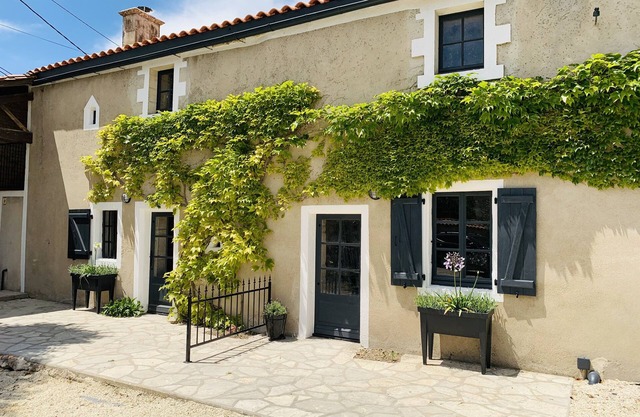 Tranquil Cosy interconnecting Gîtes with Private Pool