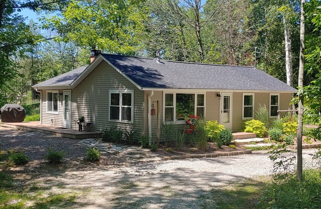 Tranquil Cottage in the Woods with Lake Michigan only 300 feet away.