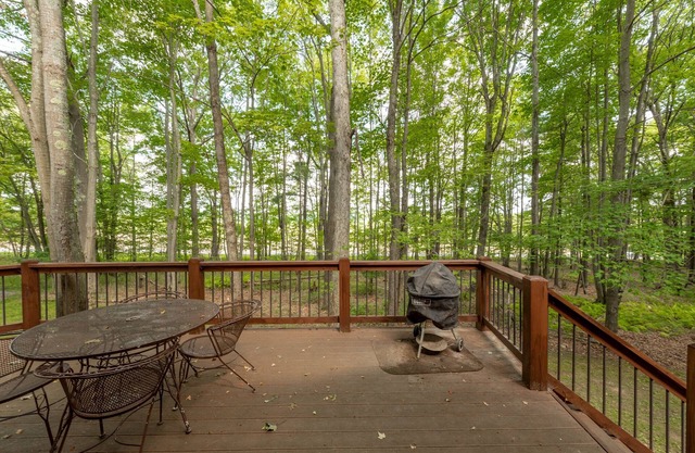 Tranquil Dog Friendly Escape w/Dock Slip