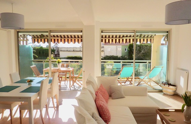 Tranquil, elegant living in Beaulieu sur Mer with car space and air conditioning