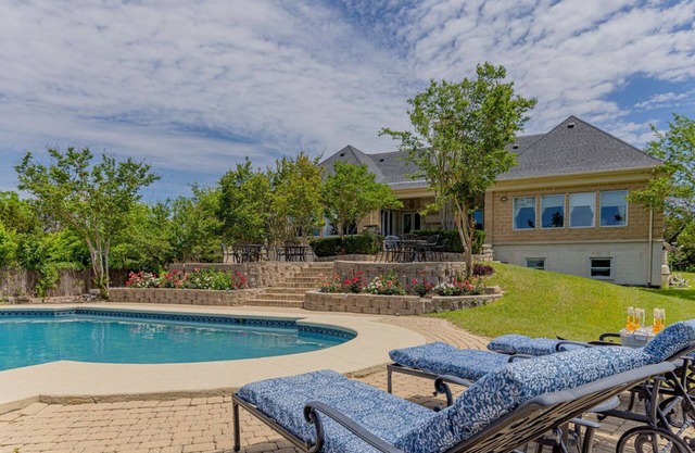 Tranquil French Polo Estate: Private Pool, Game Room & Countryside Charm