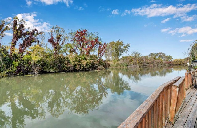 Tranquility , Serenity and 6 beaches to explore!