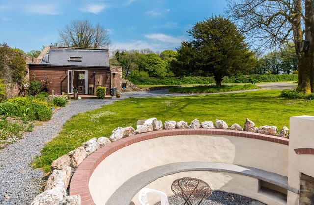 Tranquillity in Stylish Victorian Walled Garden Barn Conversion