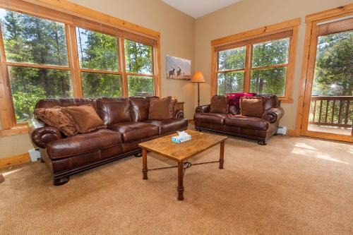 Trapper's Crossing 4 Bedroom Homes by Summit County Mountain Retreats