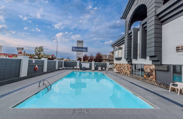 Travelodge by Wyndham Calgary South