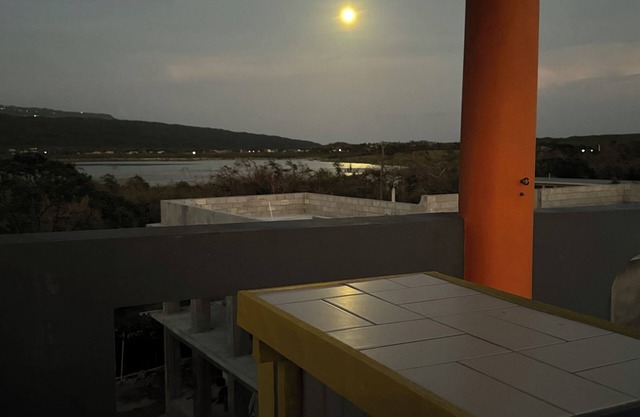 Treasure Beach Villa, 5BR Ensuite, B&B, on SouthCoast of Jamaica. Sleeps 11!