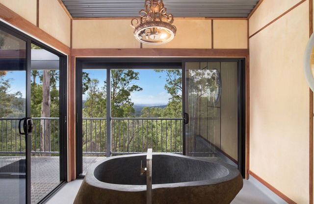 TREE HOUSE #1. Private, stone bath with amazing views of Gold Coast Hinterland