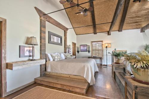 Tree House Bungalow @ Bergheim Ranch