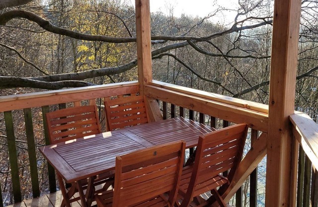 Tree house Sollingblick, living/bedroom - Baumhaushotel Solling