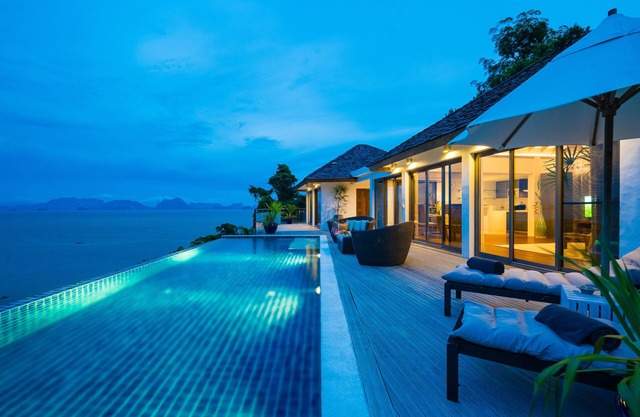 TreeHouse Villas - Adults Only
