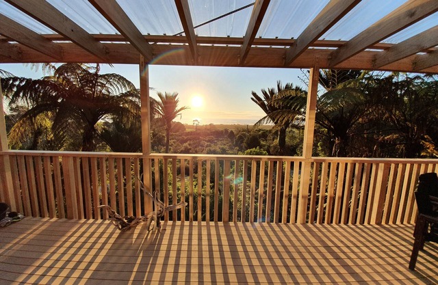 Treescapes - Hot Tub in the Rainforest, 2km from Punakaiki