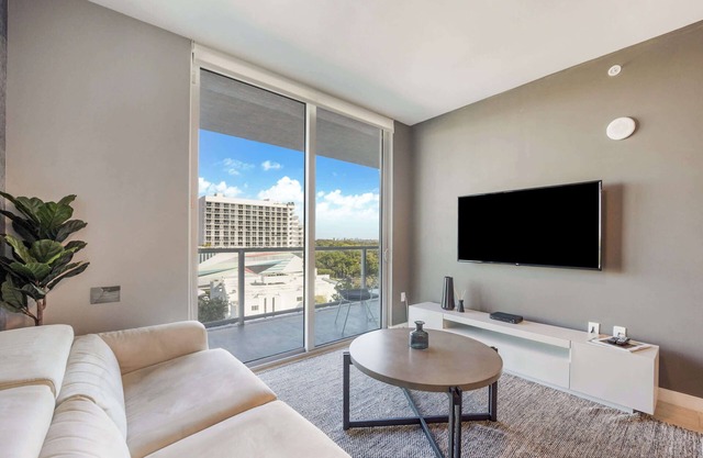 Trendy 1 Bdrm Condo, Miami Design District