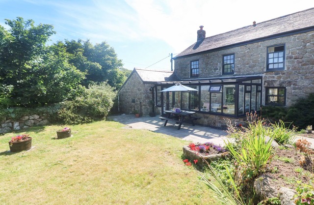 TREVEDRAN COTTAGE, pet friendly, with open fire in St Buryan
