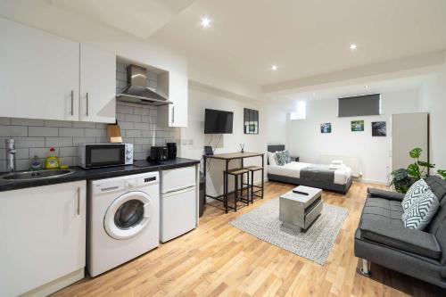 Trio of Modern Studio Apartments in Shoreditch