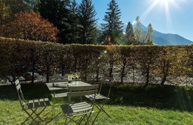Triolet Jardin - an apartment that sleeps 4 guests in 1 bedroom