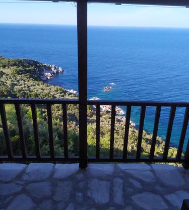 Triple studio room with the most beatifull view in Mylopotamos