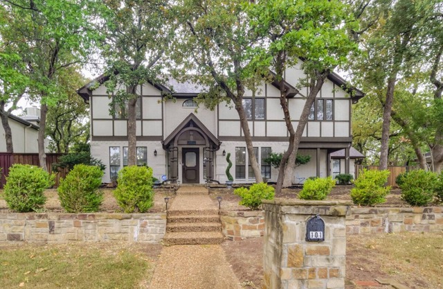 Trophy Haven Retreat - 4 BR - 3 BA -Pool