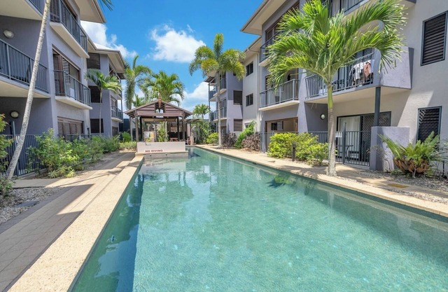 Tropic Nest A Relaxed Resort Escape for Couples