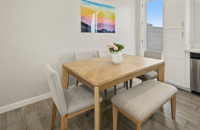 Tropical 2B2B Pool, Comfy Beds & Parking