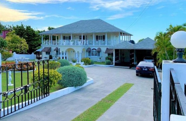Tropical court resorts