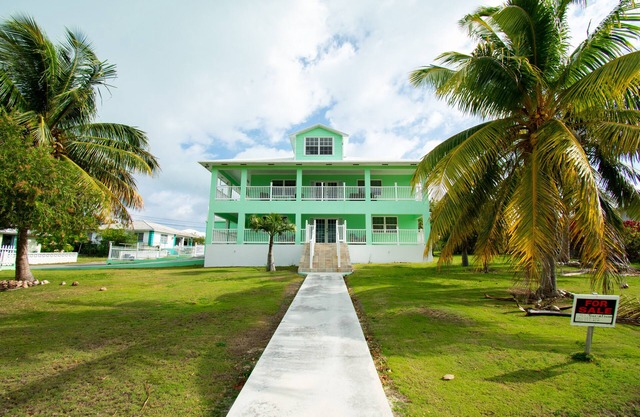 Tropical Escape! Join us at Mizpah's House