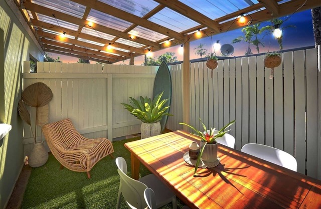 Tropical Getaway with Surfer Vibes – Cosy, Stylish 1-Bedroom Apartment