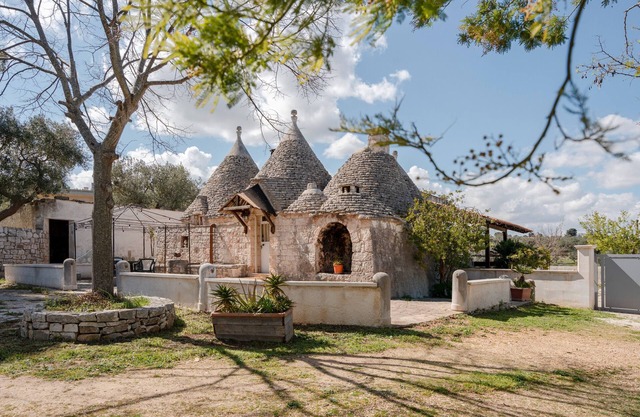 Trullo 'Happy Family' with Mountain View, Wi-Fi and Air Conditioning