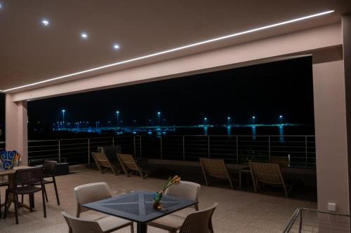 TSABAS BEACH SIDE APARTMENTS ΤΣΑΜΠΑΣ παραλιακά διαμερίσματα 1