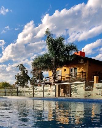 Tu refugio en Miramar con pileta y parrilla