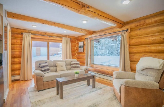 Tucked Away Timber Lower Suite