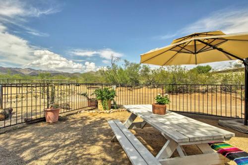 Tucson Casita with Fireplace View Animals and Mtns