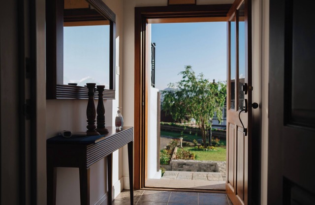 Tudor Barn - Little England Cottages