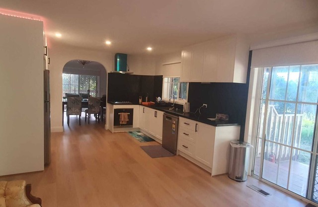 Tudor@Bunyip! Cosy tree retreat with family-sized game room & close to Gumbaya